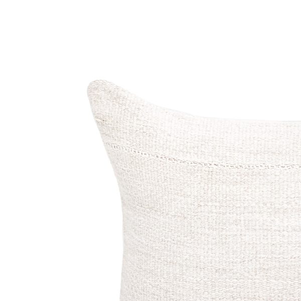HADLEYPILLOWDSC086762023-09-12.jpg